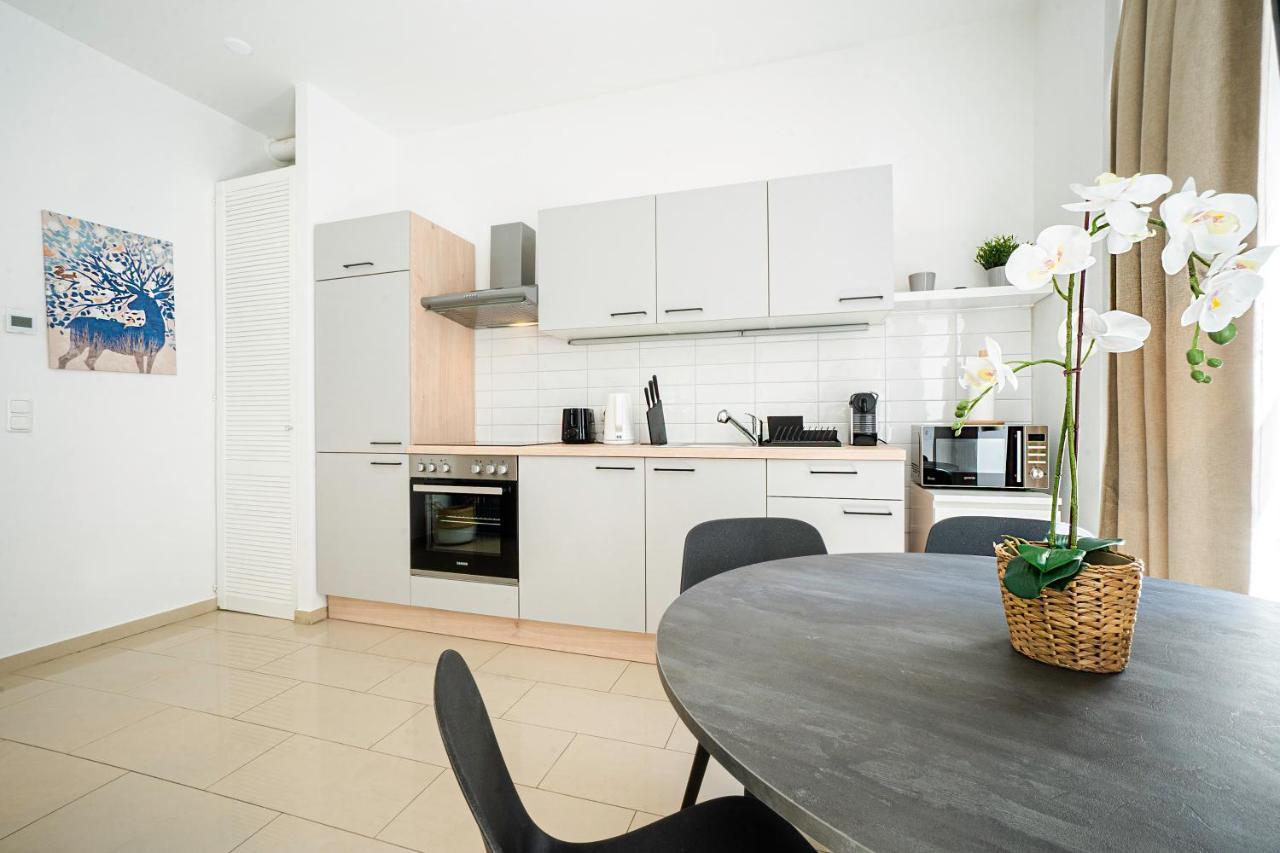 Chic Newly-Renovated Apartment Steps From Subway In Vienna'S Hernals District Esterno foto
