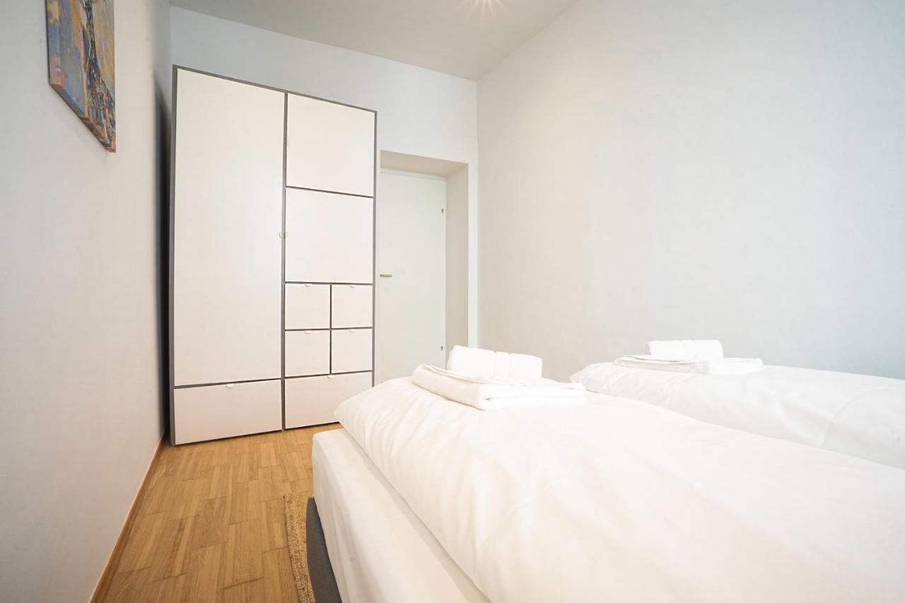 Chic Newly-Renovated Apartment Steps From Subway In Vienna'S Hernals District Esterno foto
