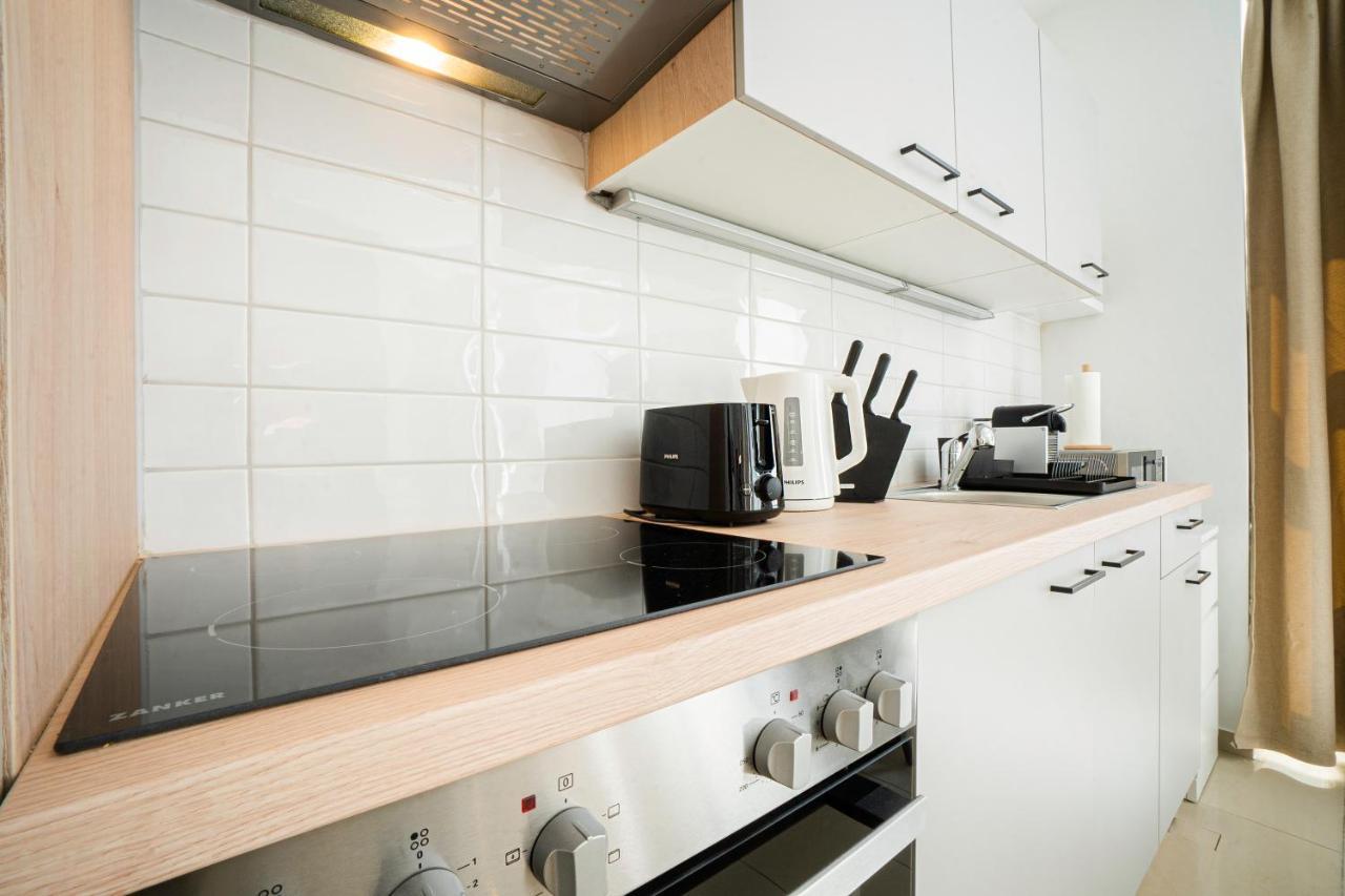 Chic Newly-Renovated Apartment Steps From Subway In Vienna'S Hernals District Esterno foto